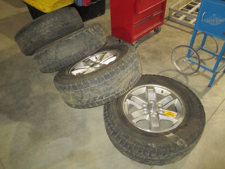 #45012-•-lot-of-(4)-265/70r-17-tires-inv#45012-image-1