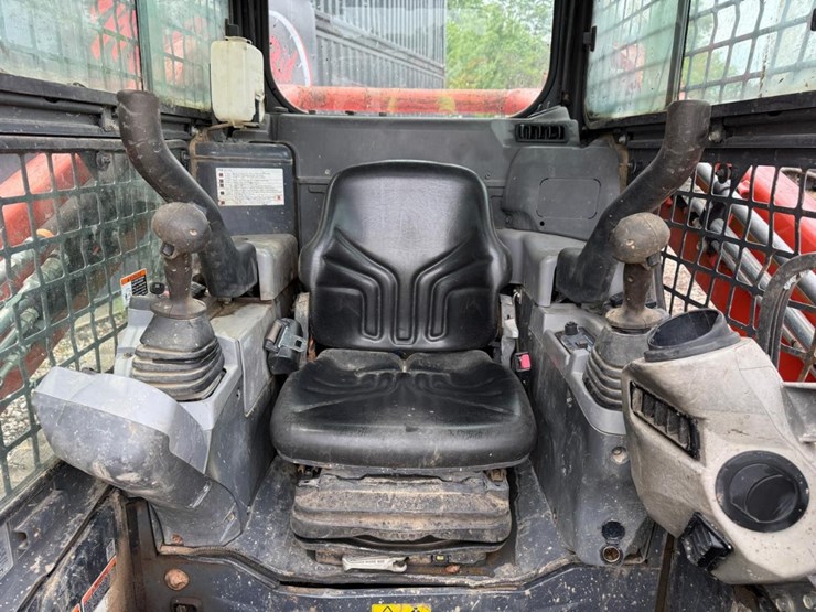 2021-kubota-svl65-2-image-18