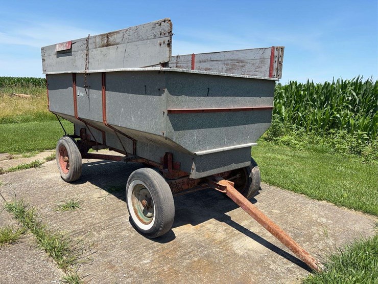 david-bradley-wagon-with-wooden-bed-image-1