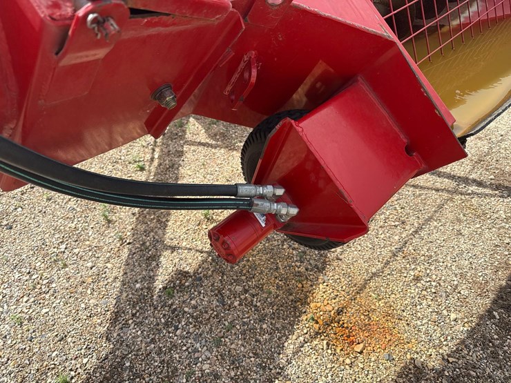buhler-farm-king-1370-image-6