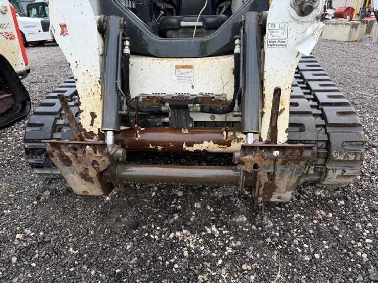 2015-bobcat-t650-image-9