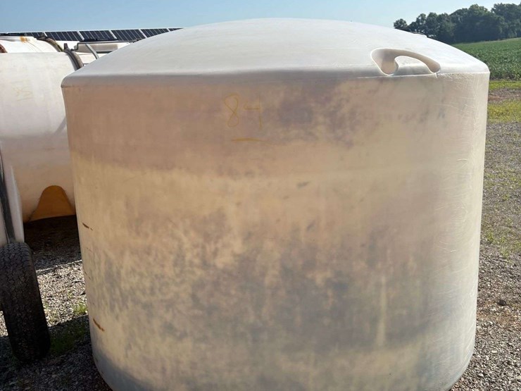 1,500-gallon-large-poly-tank-image-3