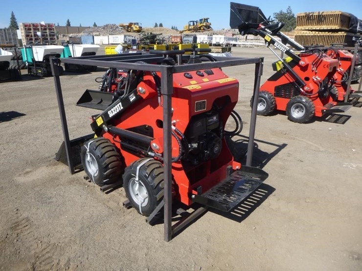 2026-sdlool-323tz-skid-steer-loader-image-4