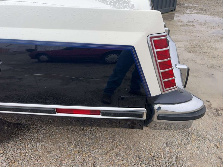1979-lincoln-continental-mark-v-image-29