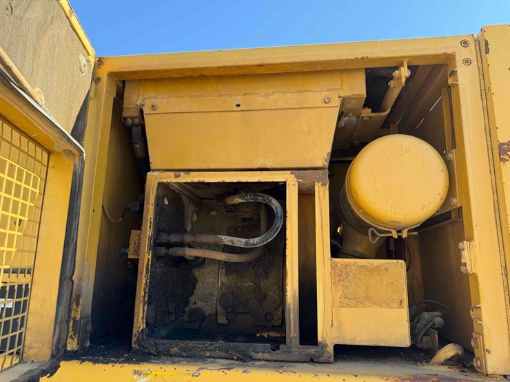 caterpillar-214b-ft-image-24