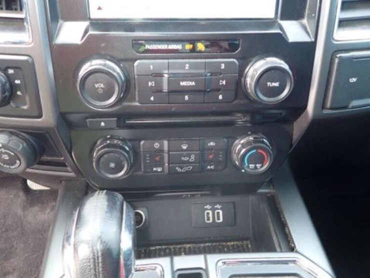 2016-ford-f150-image-18