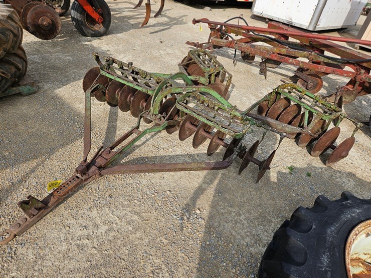 john-deere-7-image-1