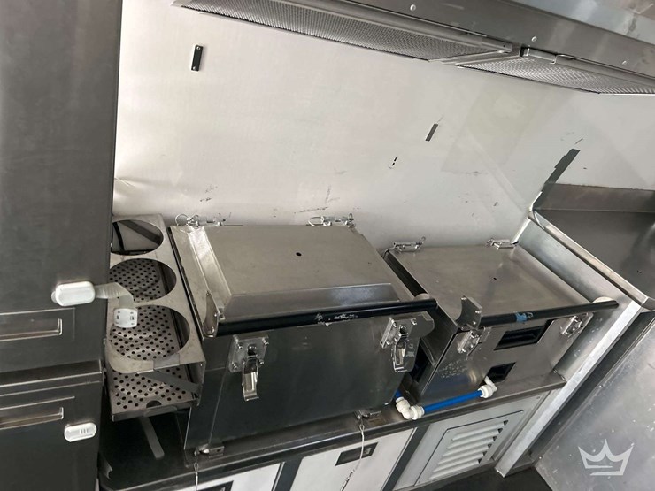 2021-mercedes-benz-sprinter-4500-image-19