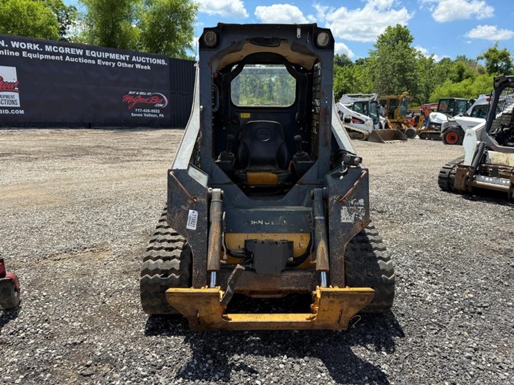 2016-deere-317g-image-7