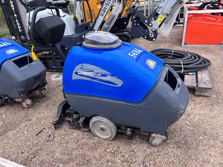#36613-•-commodore-floor/carpet-cleaner-image-3