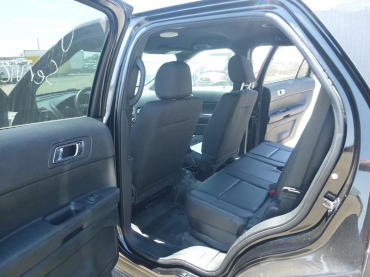 2017-ford-explorer-image-7