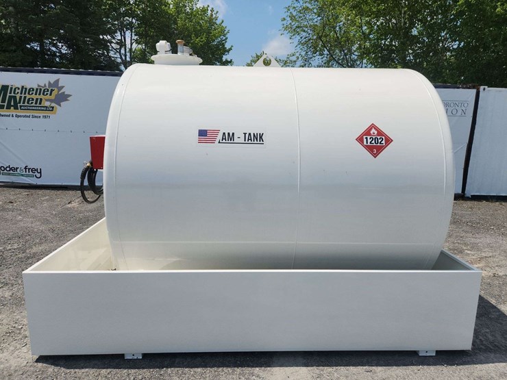 am-tank-fuel-tank-with-pump/nozzle-(2376-gallon/8995-litre)-image-1
