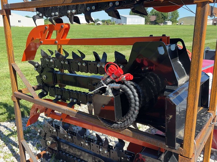 d39-skid-steer-trencher-attachment-image-6