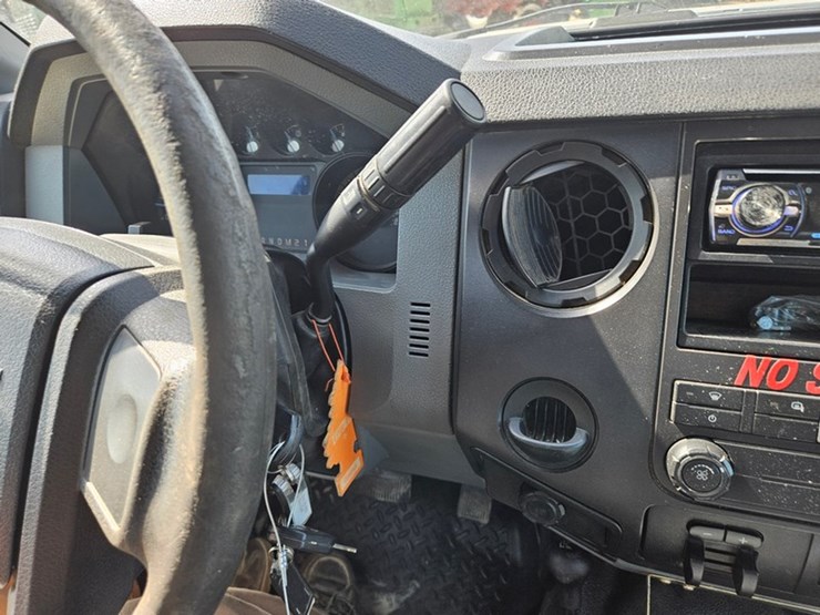 2011-ford-f350-image-26