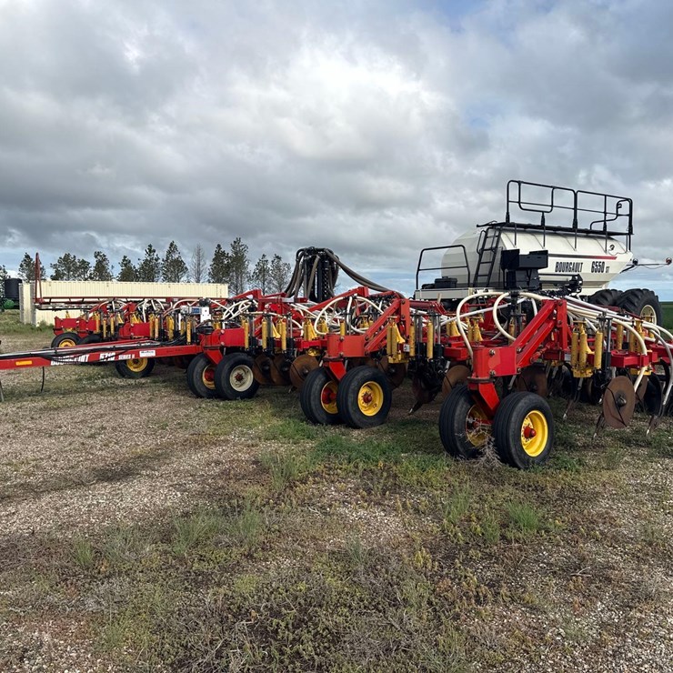 2006 Bourgault 8710 Air Seeder