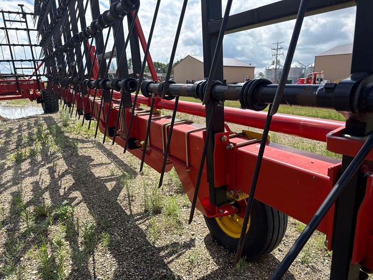 2013-bourgault-7200-image-12
