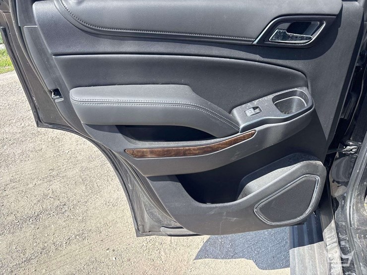 2020-chevrolet-tahoe-image-19
