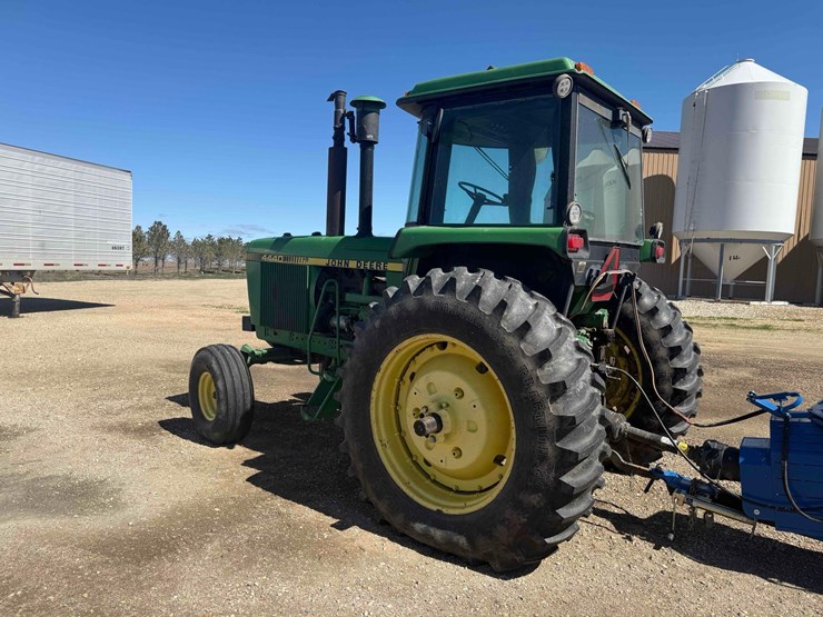 john-deere-4440-image-2