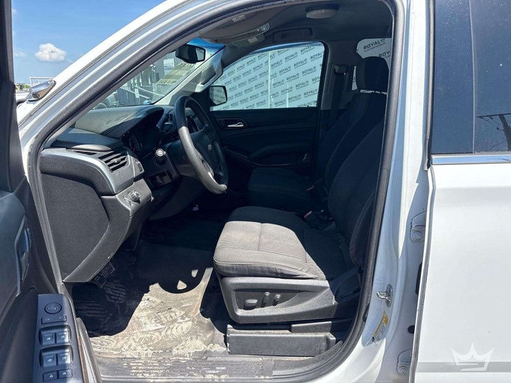 2018-chevrolet-tahoe-image-12