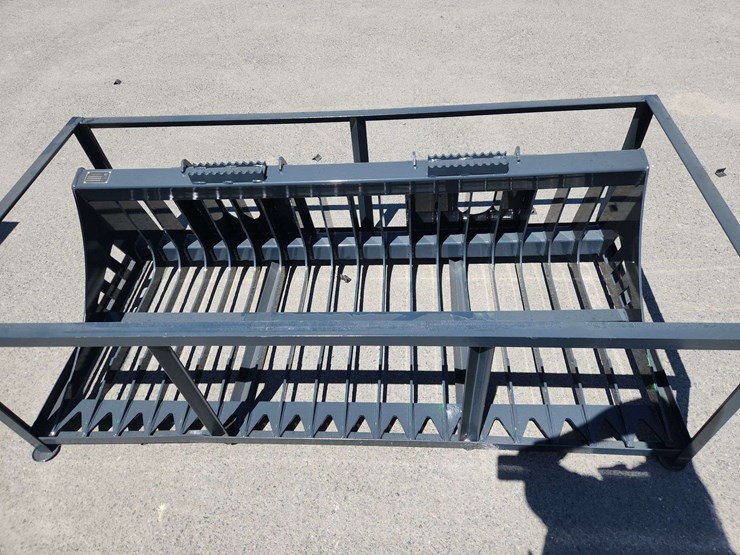 skid-steer-skeleton-bucket---72"-image-1