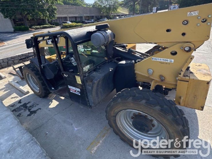 2015-caterpillar-tl943c-image-1