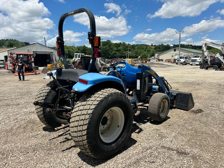 new-holland-boomer-3040-image-6