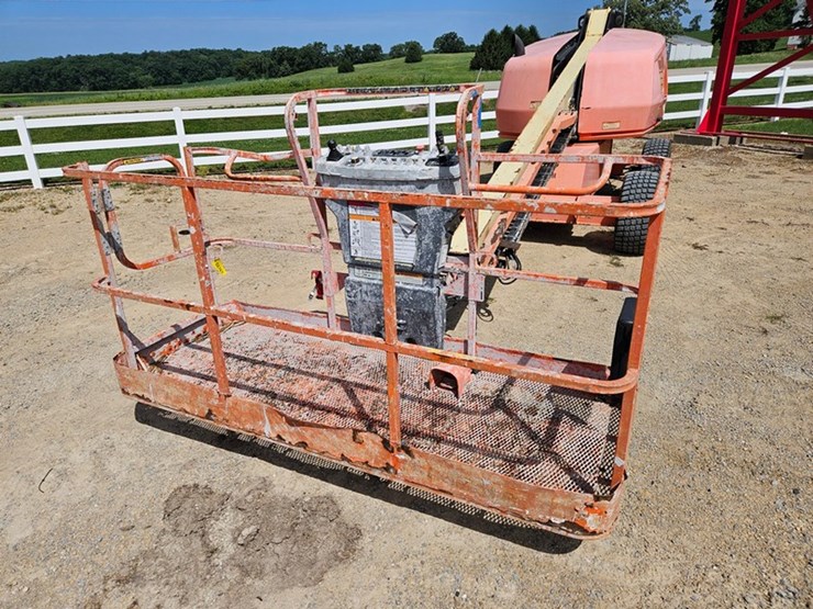 2015-jlg-400s-image-9