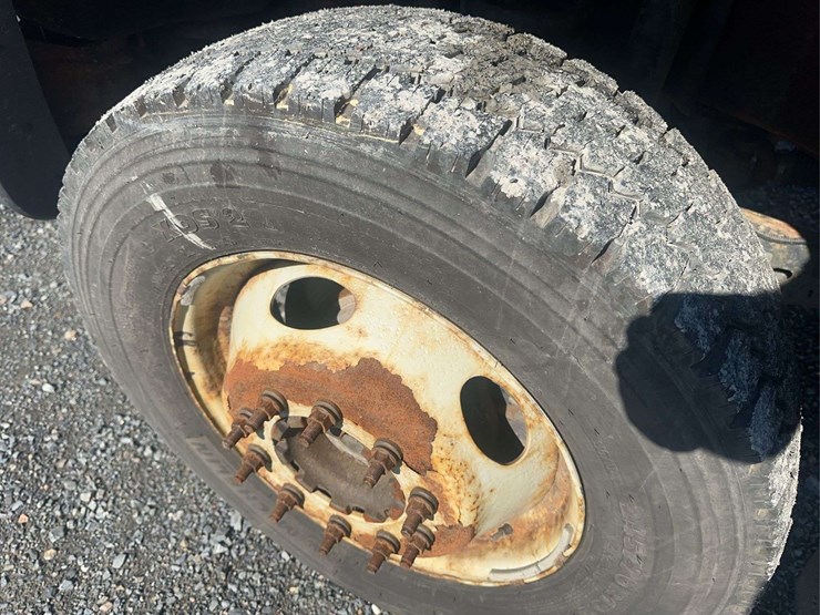 2012-ford-f550-image-9