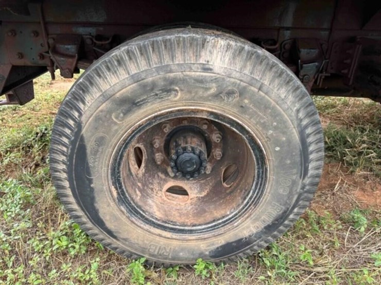 1988-ford-f700-image-10