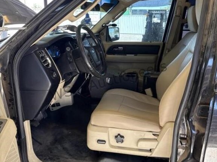2015-ford-expedition-image-23