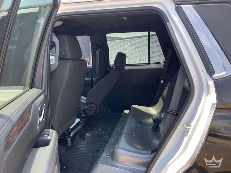 2021-chevrolet-tahoe-image-21