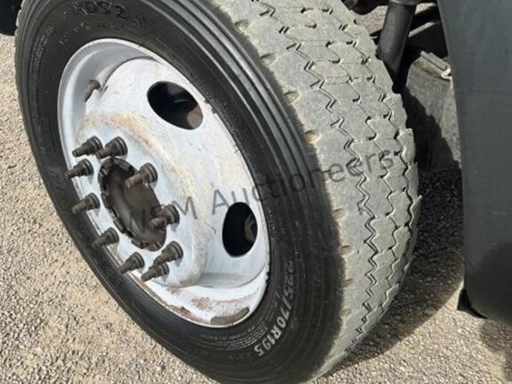 2015-ford-f550-image-9