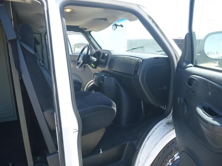 2003-dodge-ram-van-image-6