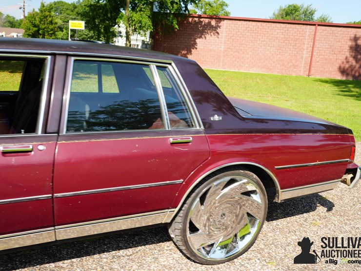 run-#30---1988-chevrolet-caprice-sedan-image-15