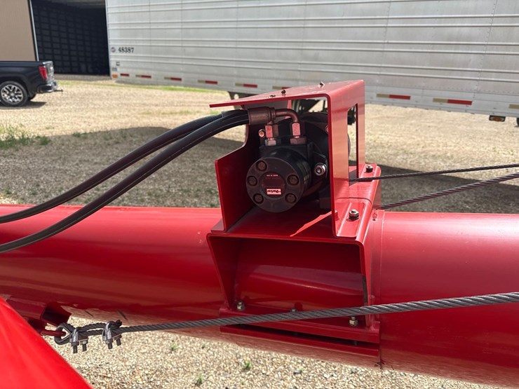 buhler-farm-king-1370-image-5