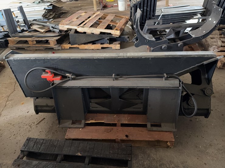 side-dump-skid-attachment-image-2