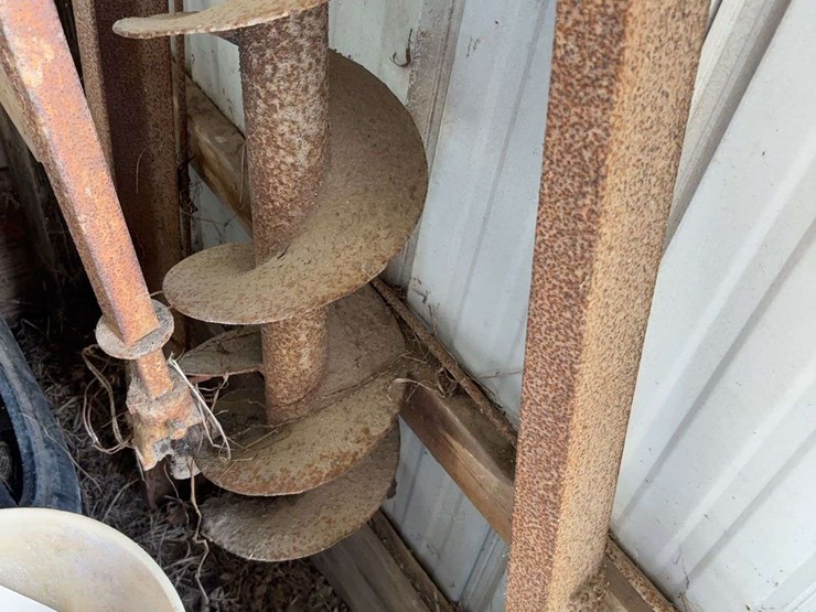 pto-post-hole-digger-with-2-pt-fast-hitch-image-2