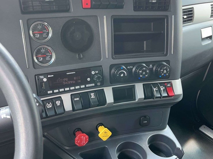 2022-kenworth-t680-image-20