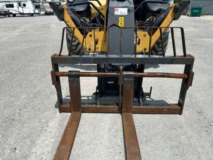 2015-caterpillar-th417c-gc-4wd-telehandler-yc5a125-image-41