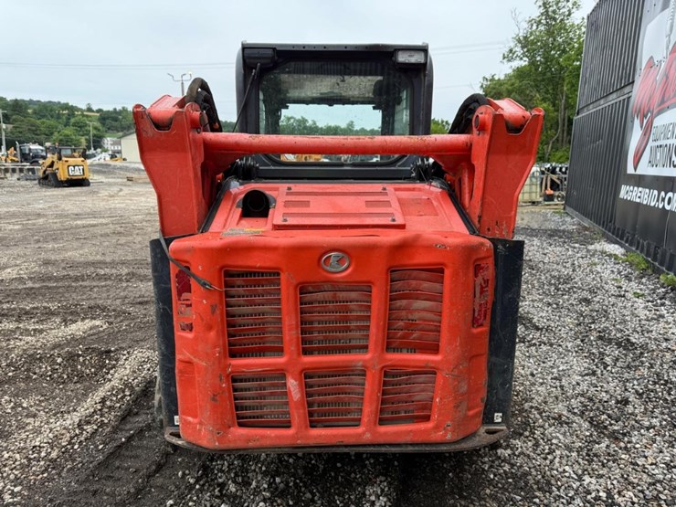 2021-kubota-svl65-2-image-3