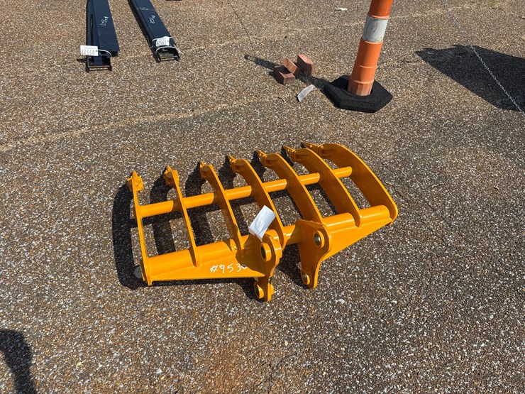 caterpillar-305-image-2