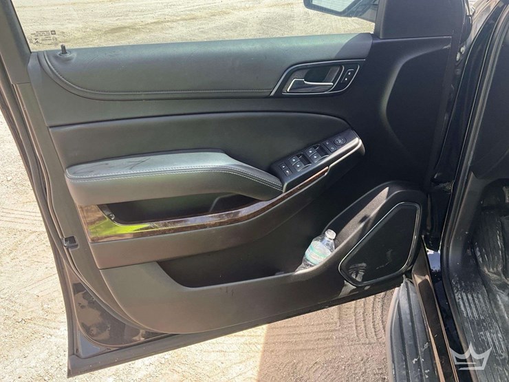 2020-chevrolet-tahoe-image-11