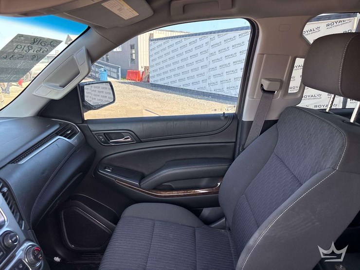2018-chevrolet-tahoe-image-16