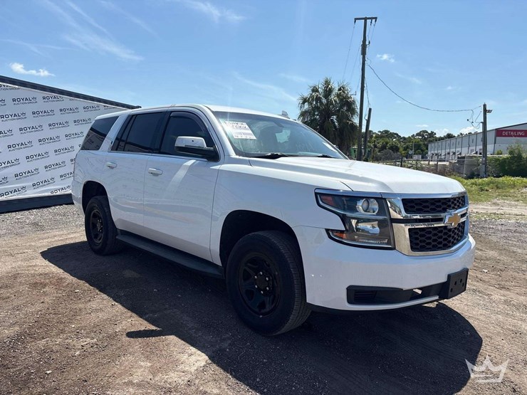 2018-chevrolet-tahoe-image-2