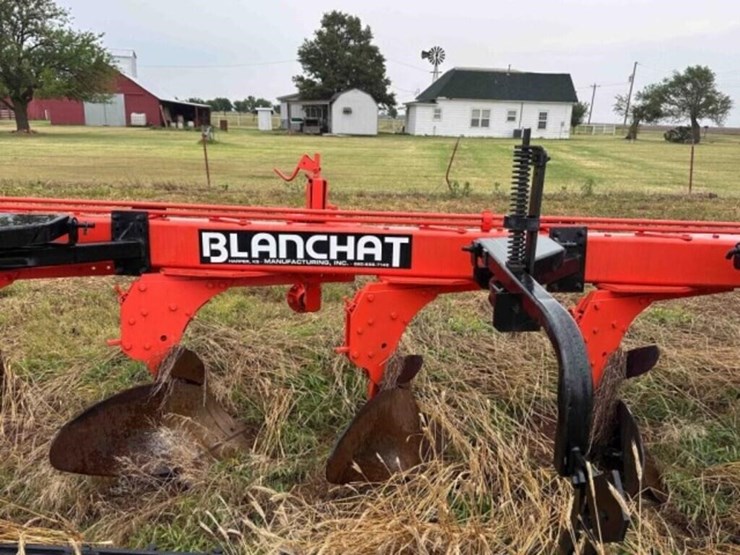 blanchat-12-bottom-plow-image-7
