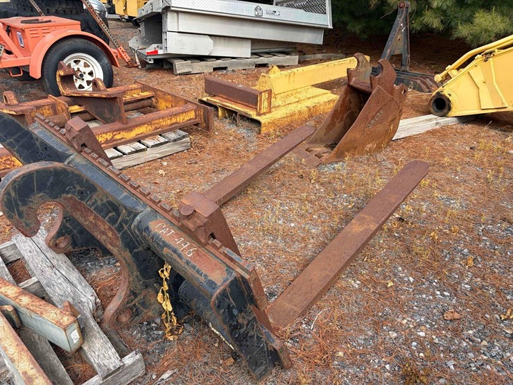 caterpillar-446-image-1