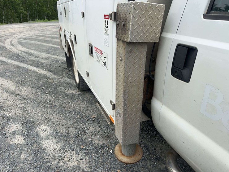 2013-ford-f550-xl-image-15