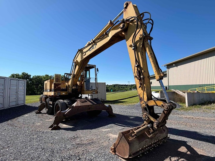 caterpillar-214b-ft-image-7