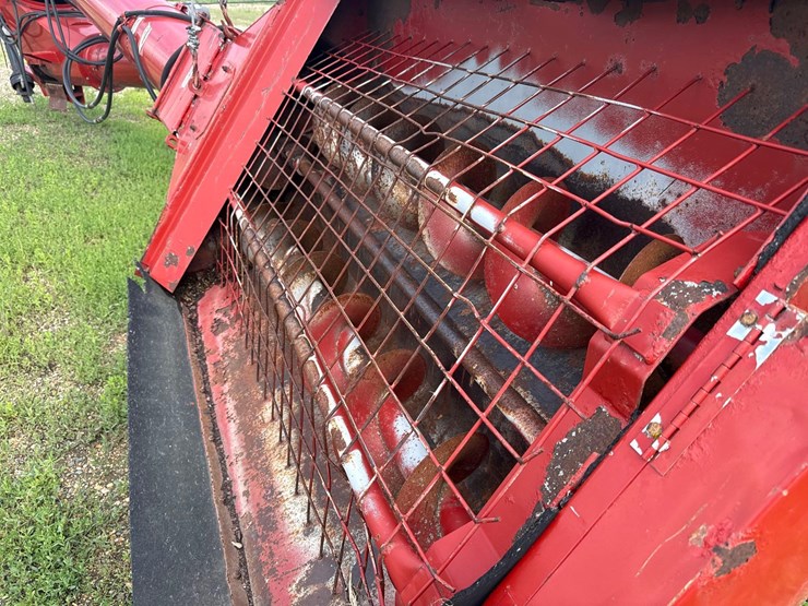 buhler-farm-king-1395-image-10