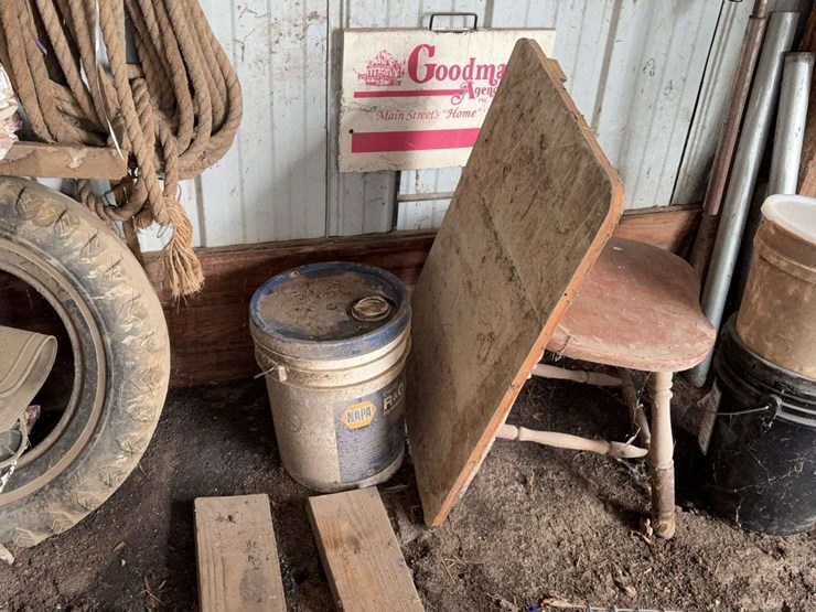 assorted-farm-and-shop-equipment-lot-image-11